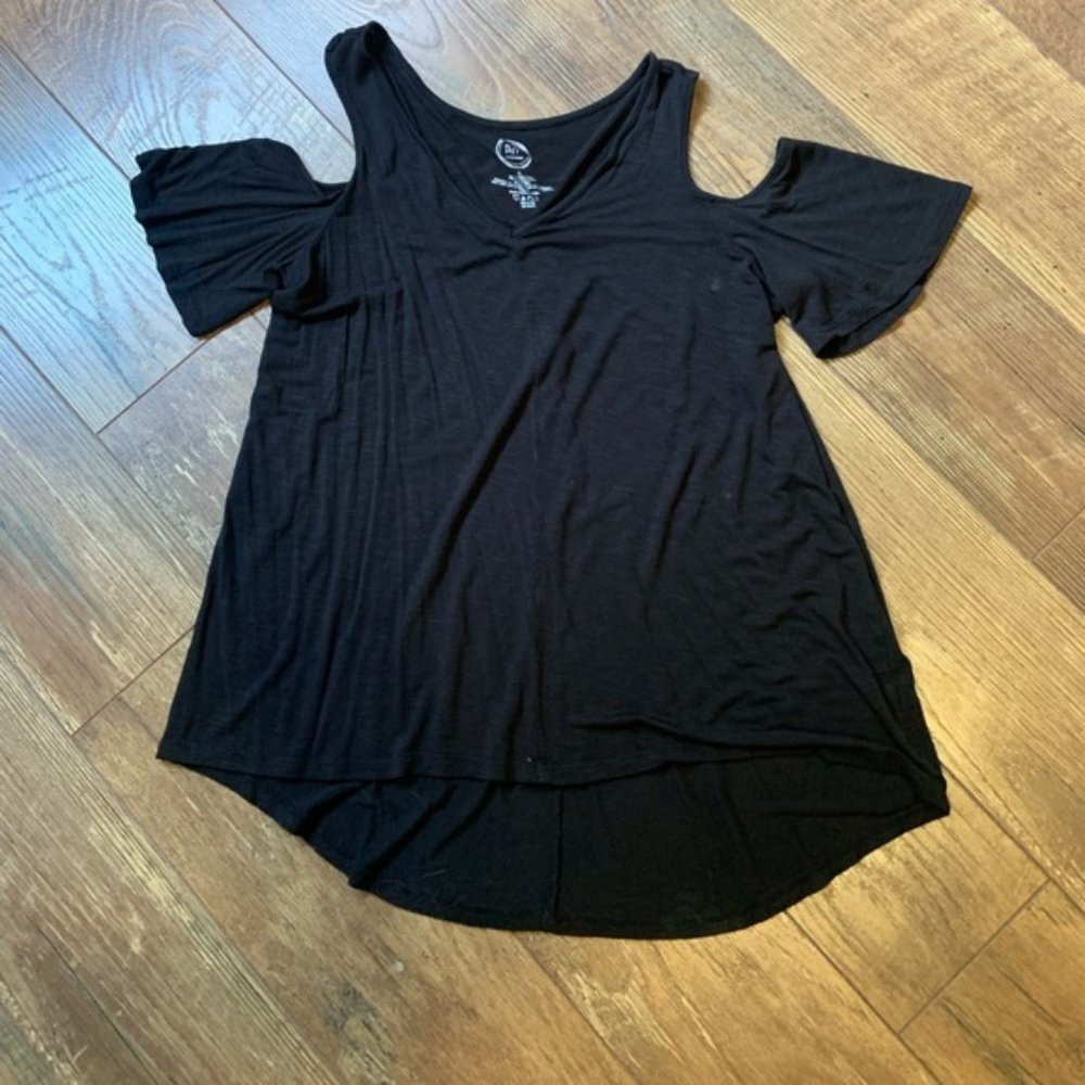 EUC Maurice’s over the shoulder shirt